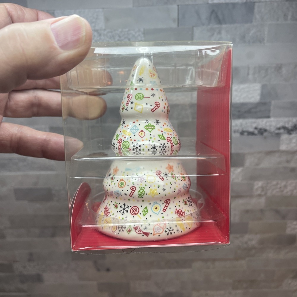 VINTAGE Hallmark Christmas Tree Stacking Salt & Pepper Shakers Ceramic Holidays - Picture 2 of 8